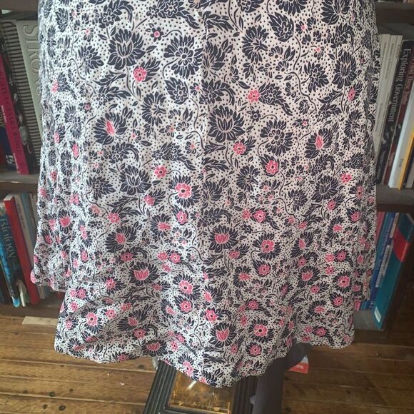 Gap retro floral ruffled dipped hem M sleeveless sundress - Picture 3 of 4